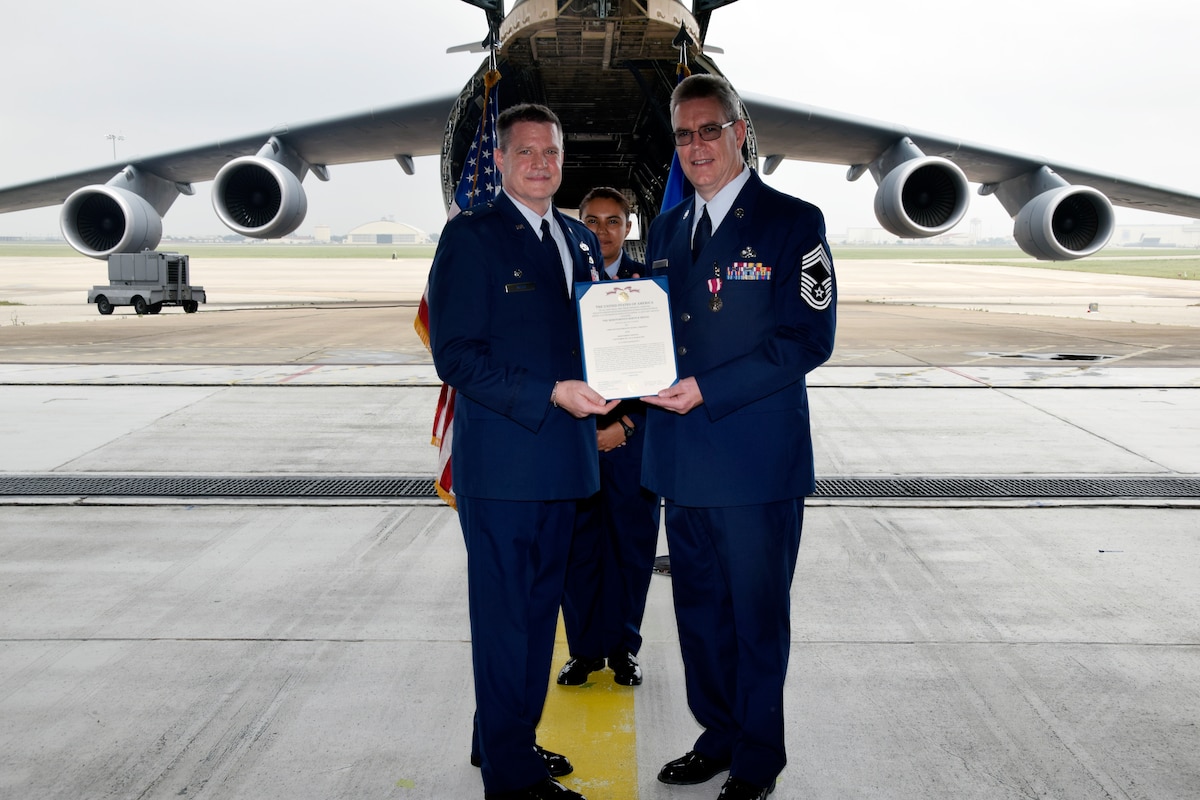 433rd Aircraft Maintenance Squadron chief retires