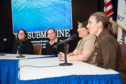 Submarine officer panel