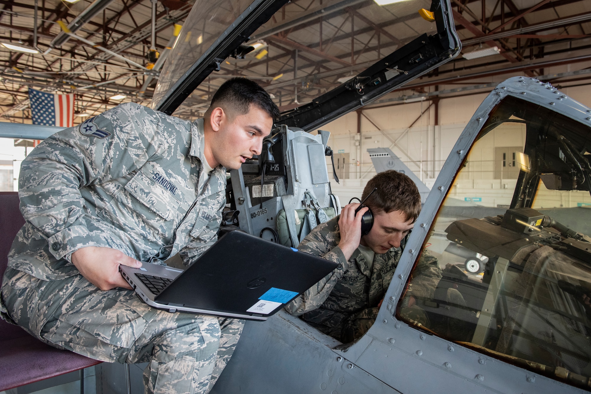 Sheppard Airmen test avionics systems