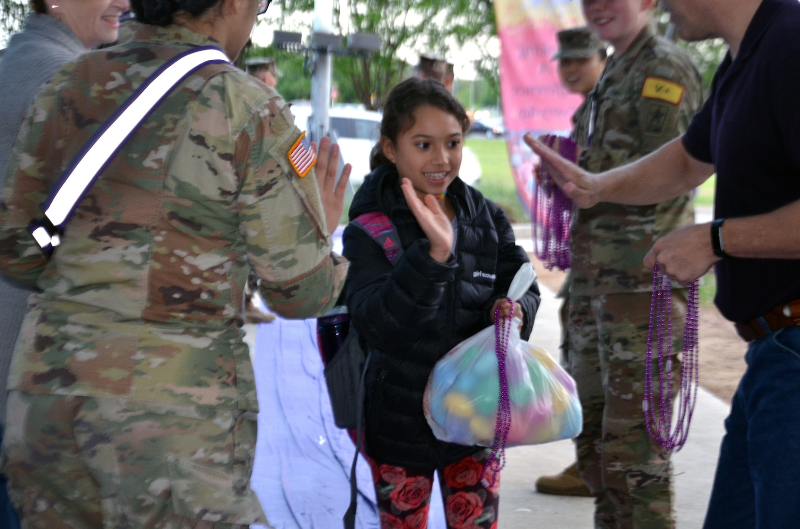 Joint Base San Antonio Greets Schoolchildren For ‘Purple Up! For ...