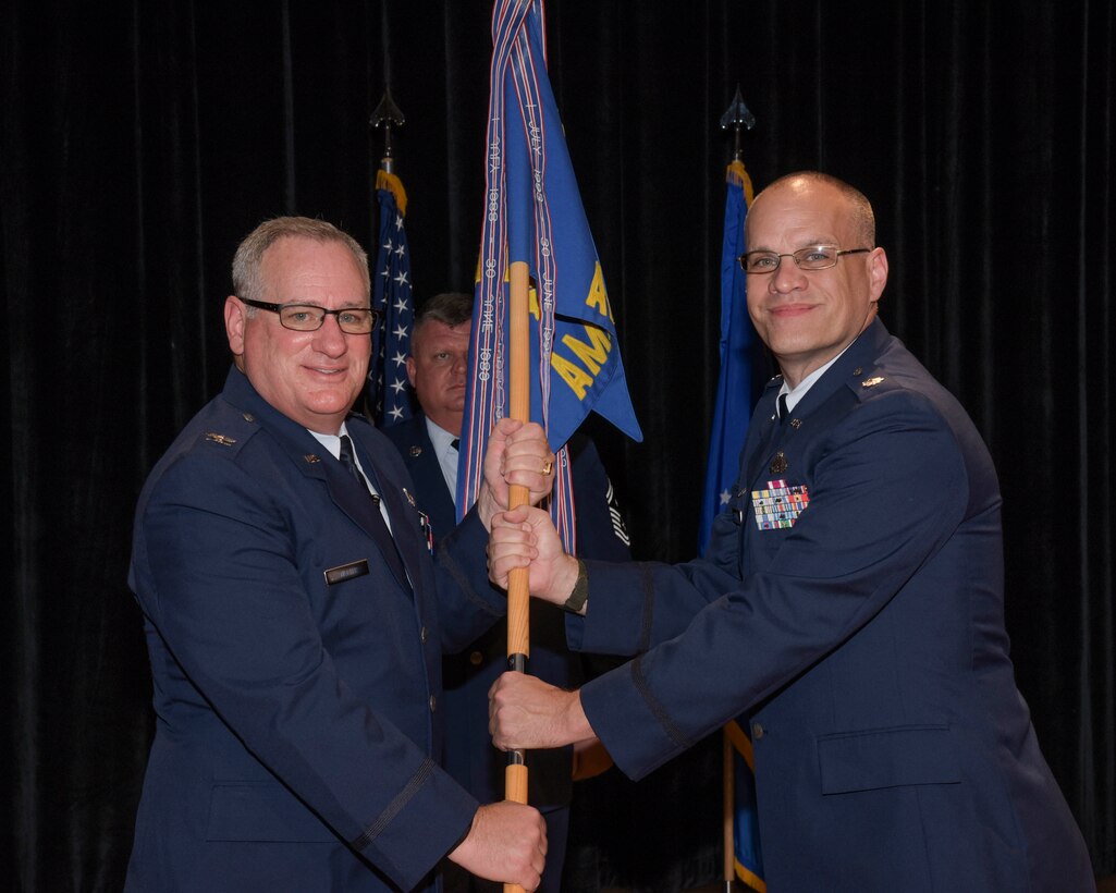 New commander assumes command at 315 AMXS