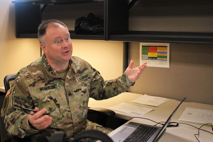 Army Reserve NCO and Daughter Prepare Tax Returns Pro Bono