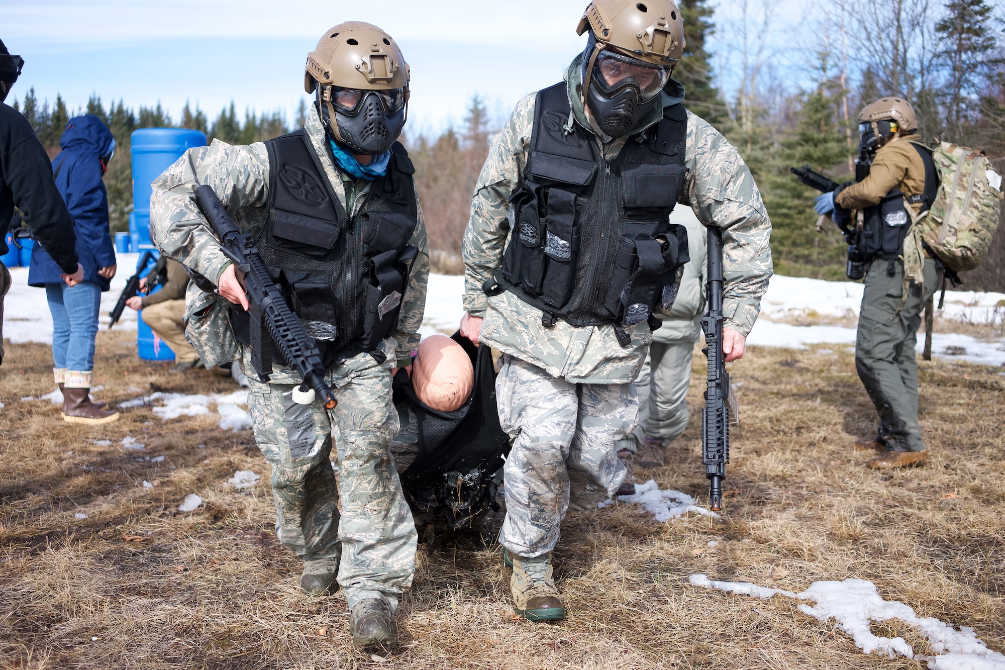Alaska Air Guardsmen train in Tactical Combat Casualty Care .