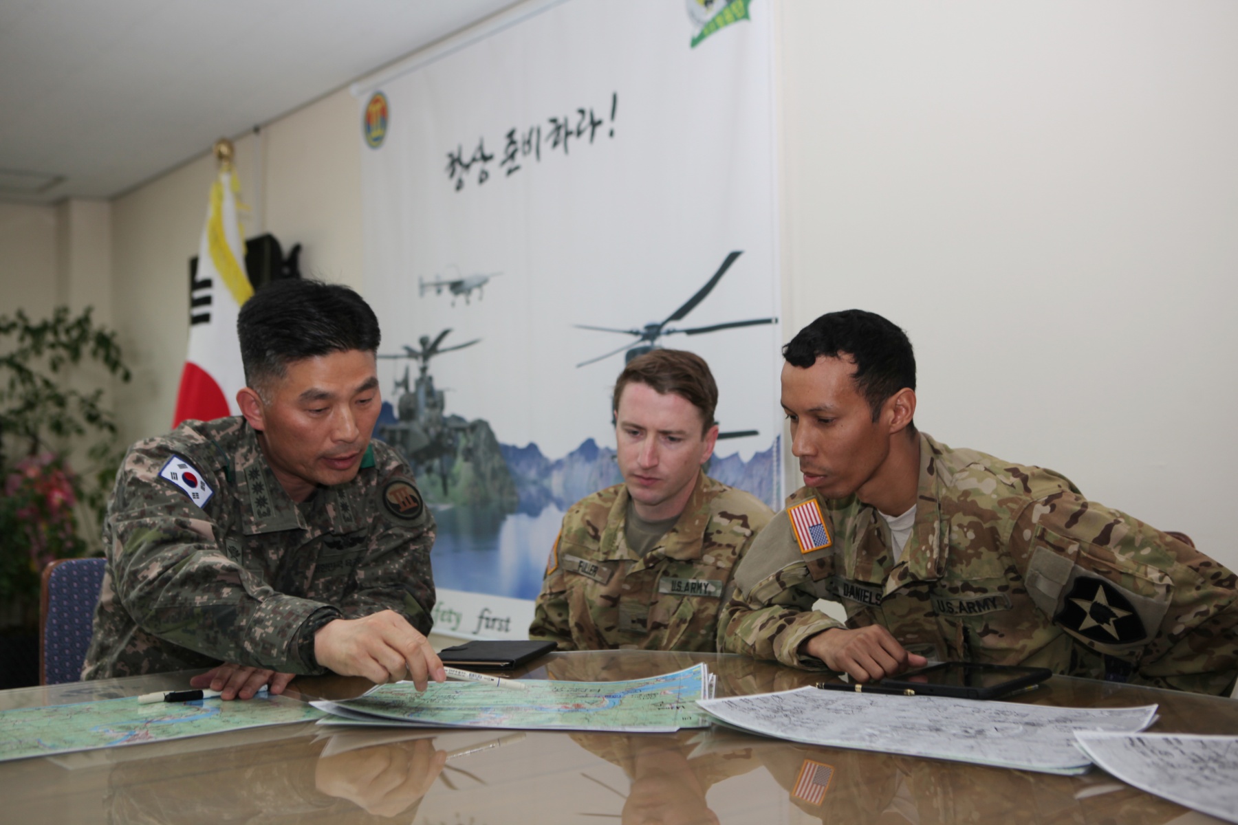 U.S. Force Korea Commander Awards Soldiers for Efforts Against Wildfire ...