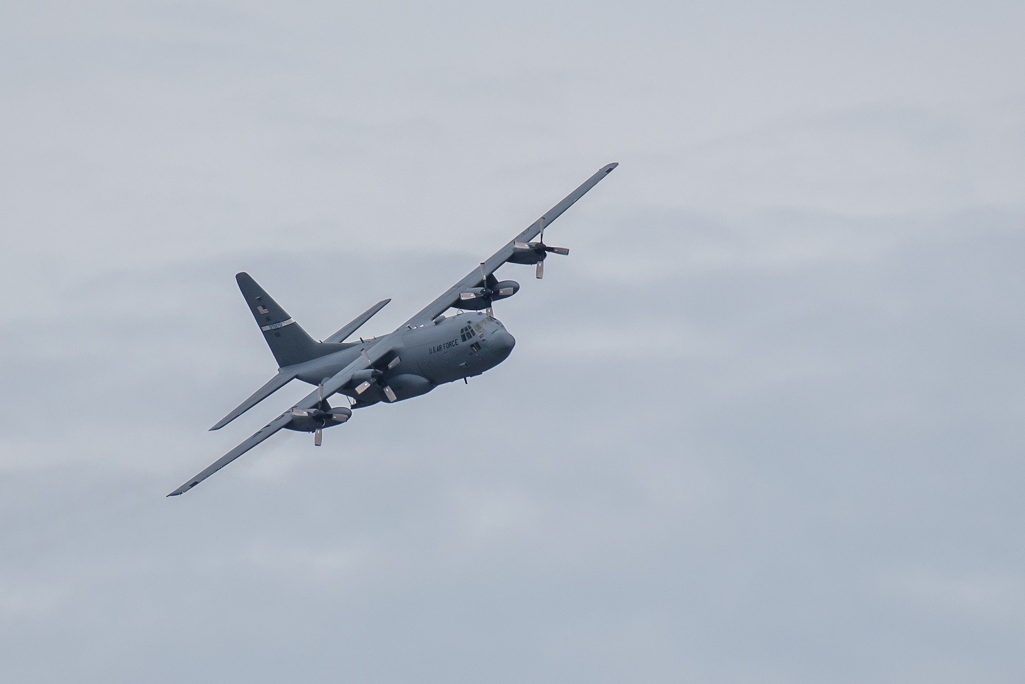 A Kentucky Air National Guard C-130 Hercules aircraft approaches the Ohio River in preparation for a cargo-drop demonstration as part of the Thunder Over Louisville airshow in Louisville, Ky., April 13, 2019. Hundreds of thousands of spectators turned out to view the annual event, which has grown to become one of the largest single-day air shows in North America. (U.S. Air National Guard photo by Dale Greer)