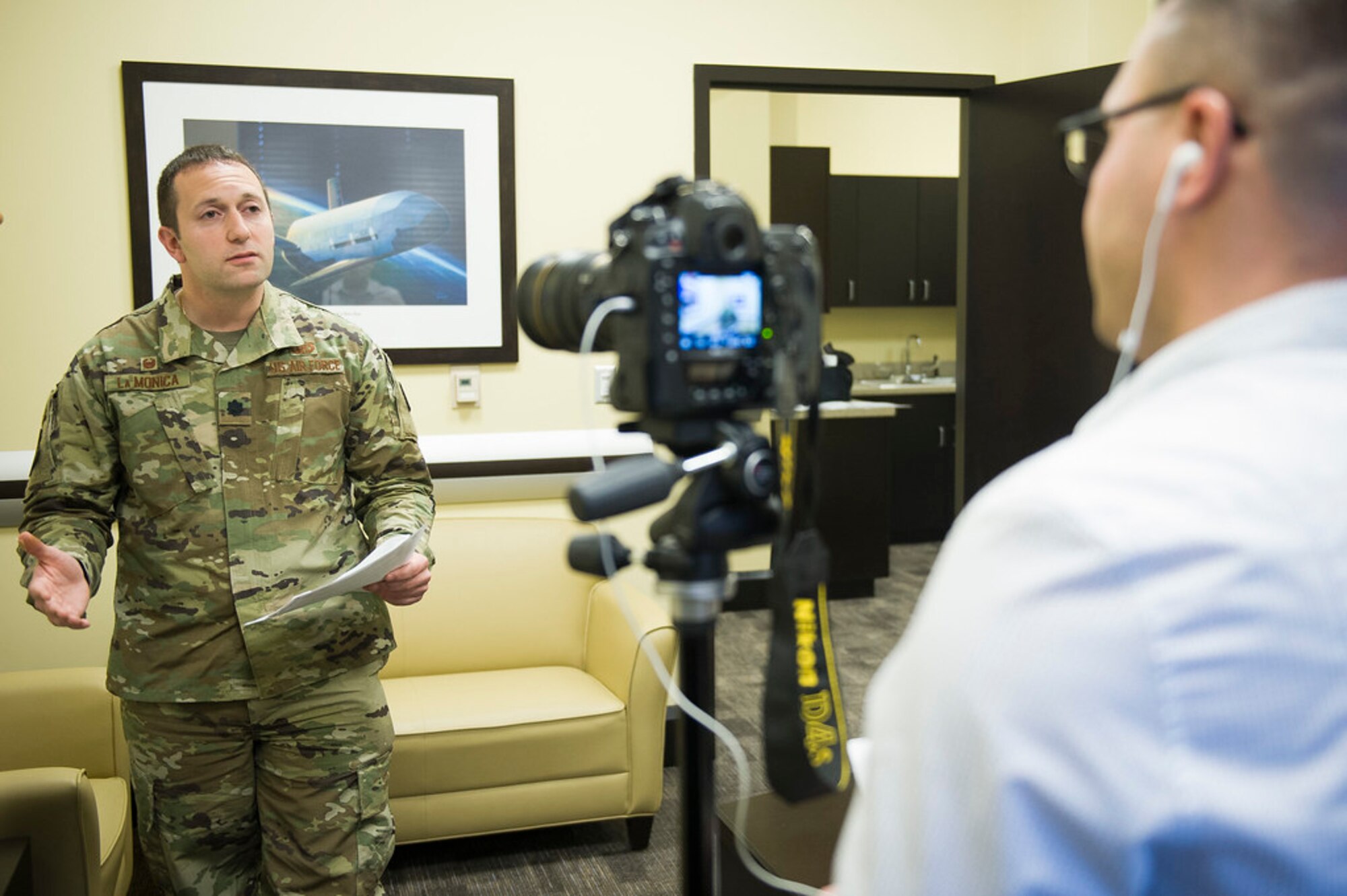 Lt. Col. Joseph La Monica gives an interview to a mock reporter during media training at the 2019 AFDW Squadron Commanders Course at Joint Base Andrews, Md., April 16, 2019. (U.S. Air Force photo by Master Sgt. Michael B. Keller)