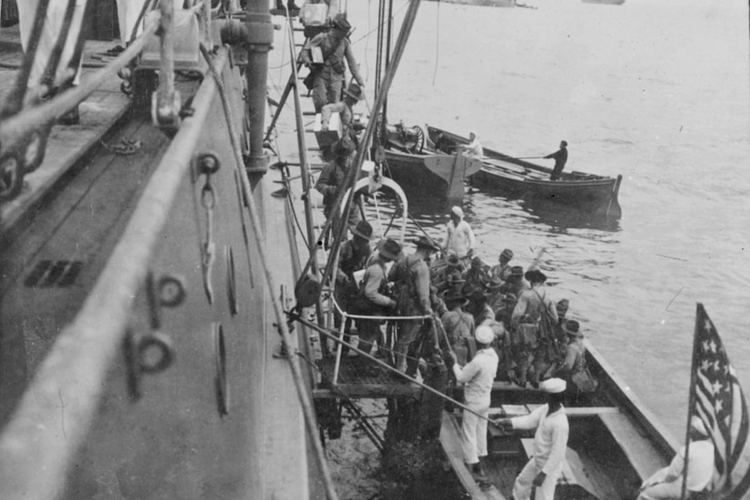 USS Florida’s Marines embark into Veracruz, Mexico