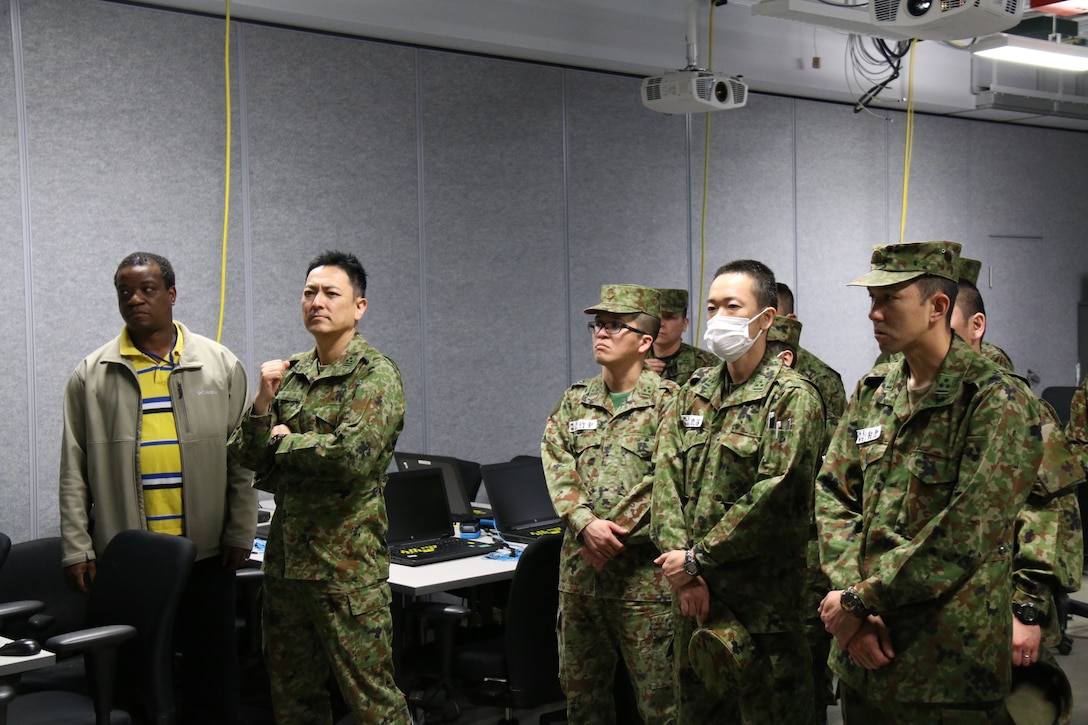 JGSDF Students visit JED