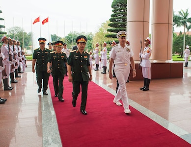 USINDOPACOM commander visits in Vietnam