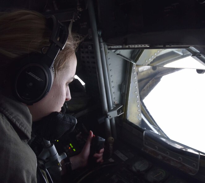 Tech. Sgt. Sarajo Danis refuels an F-16 Fighting Falcon from the 54th Fighter Squadron out of Holloman Air Force Base, N.M., April 9, 2019. Danis, a Traditional Reservist, made more than 12 contacts with the five F-16s.  (U.S. Air Force photo by Tech. Sgt. Abigail Klein)