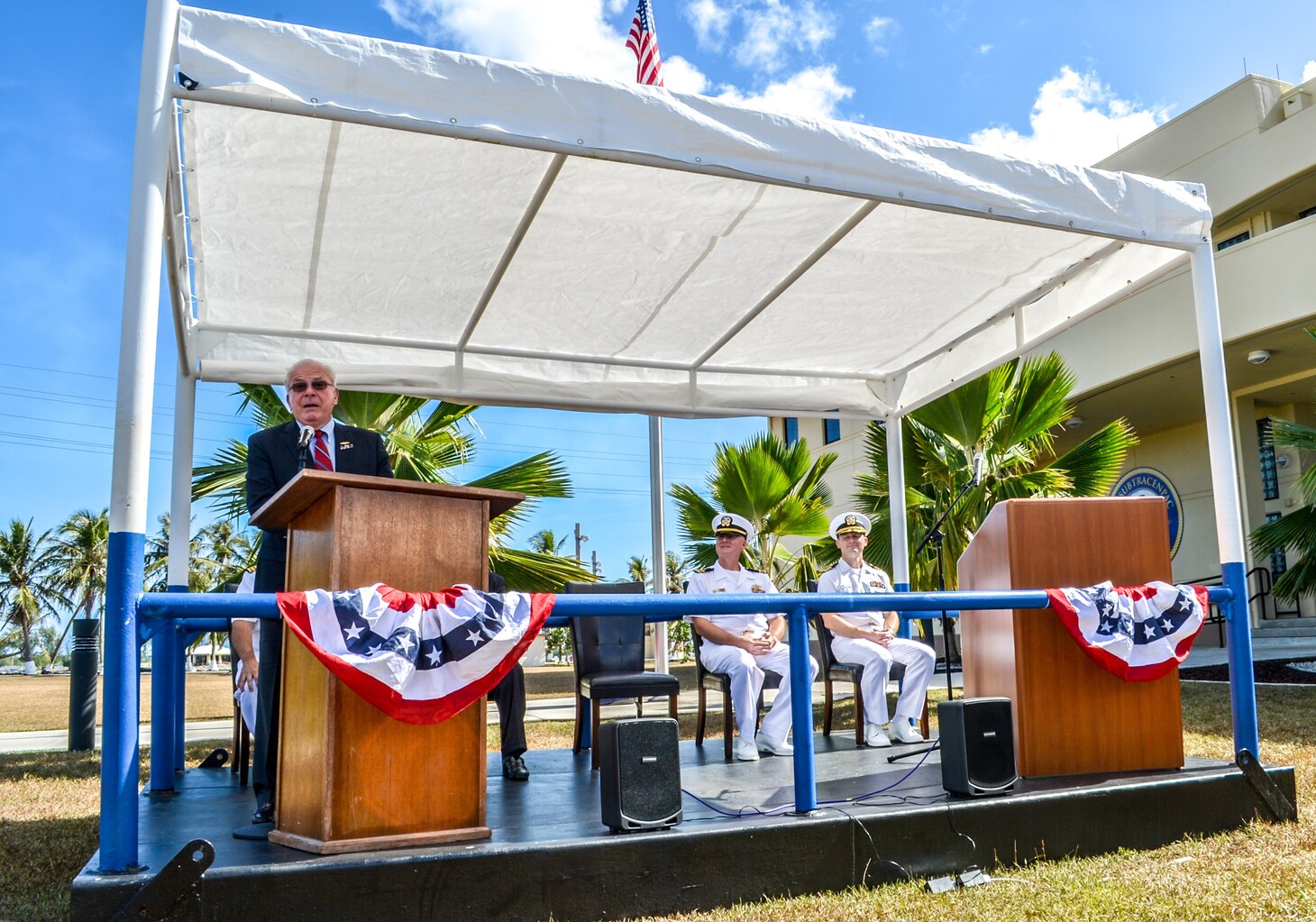 Retired Vice Adm. Albert Konetzni speaks about the lessons he's learned from his former colleagues as Pacific Fleet Force submarine commander during the Konetzni Hall building dedication ceremony held at Commander, Submarine Squadron 15 headquarters building. As the Pacific Fleet Force submarine commander, Konetzni spearheaded the squadron's reactivation in 2002, forward-deploying three Los Angeles-class fast attacksubmarines out of Guam.