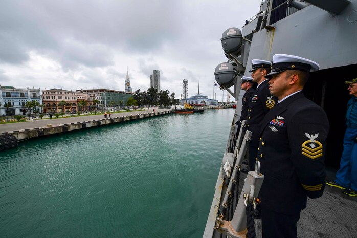USS Ross Arrives in Batumi