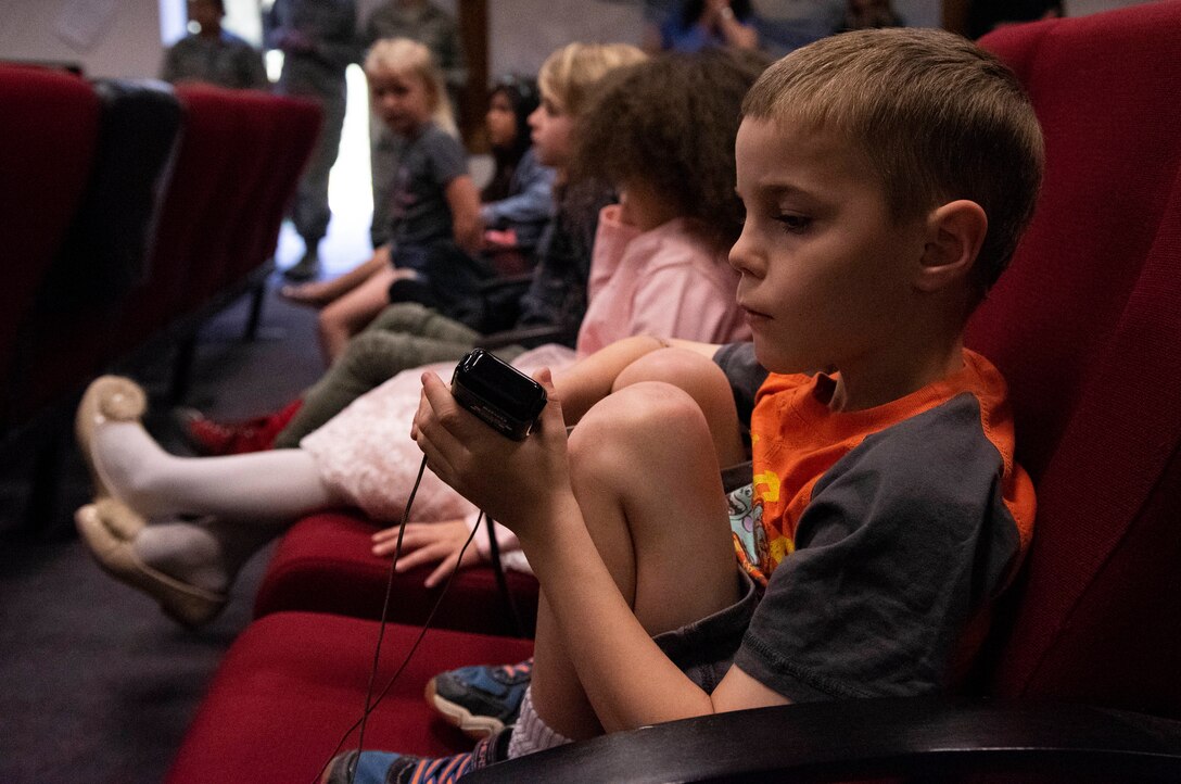 Spangdahlem Elementary School visits 480th FS