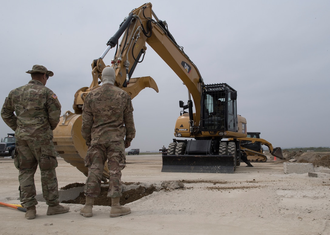 Osan Eengineers, 554th Red Horse Squadron Team Up for Training