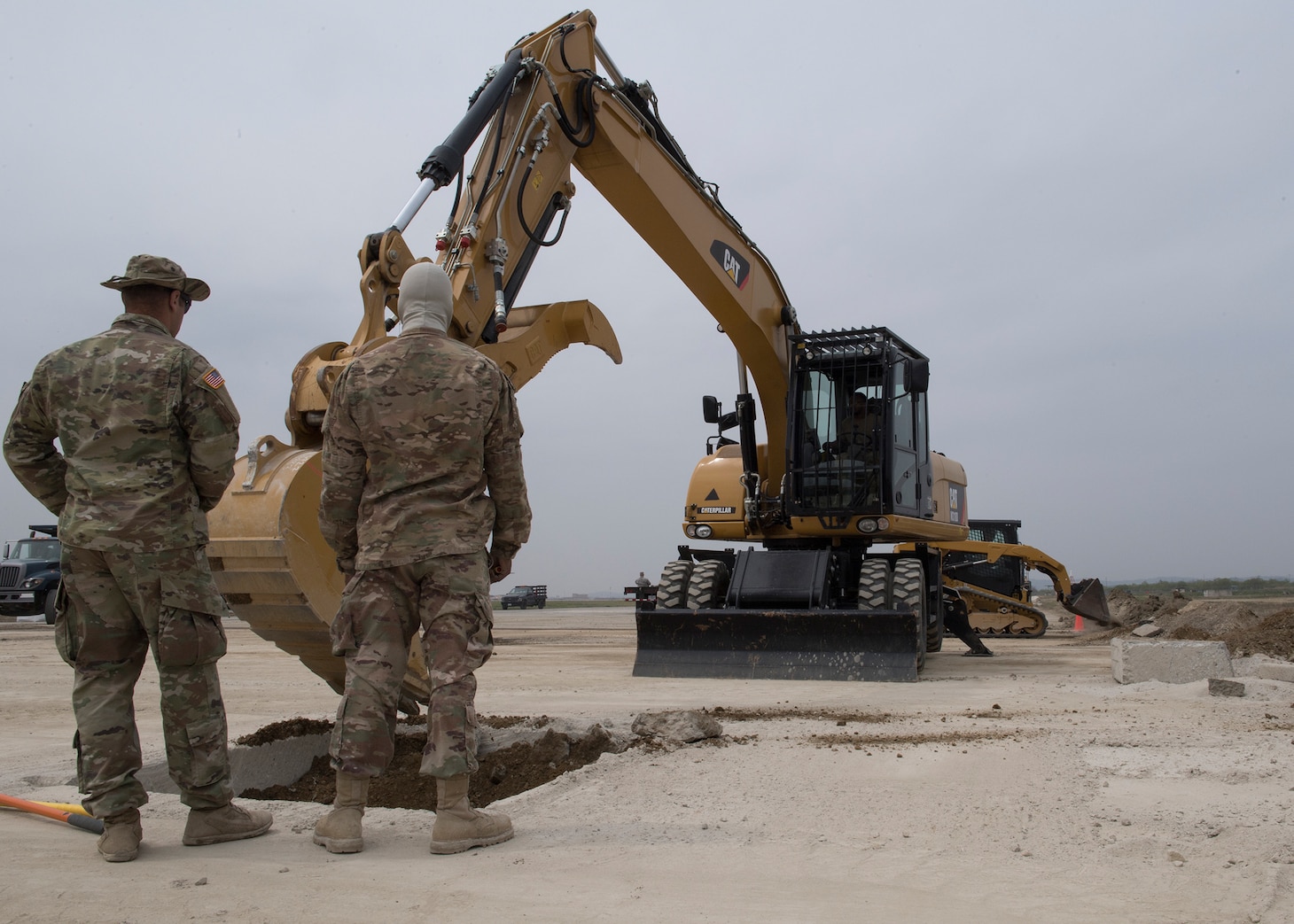 Osan Eengineers, 554th Red Horse Squadron Team Up for Training