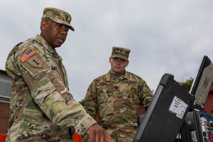 Signal Soldiers Practice Shooting Satellite