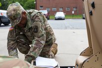Signal Soldiers Practice Shooting Satellite