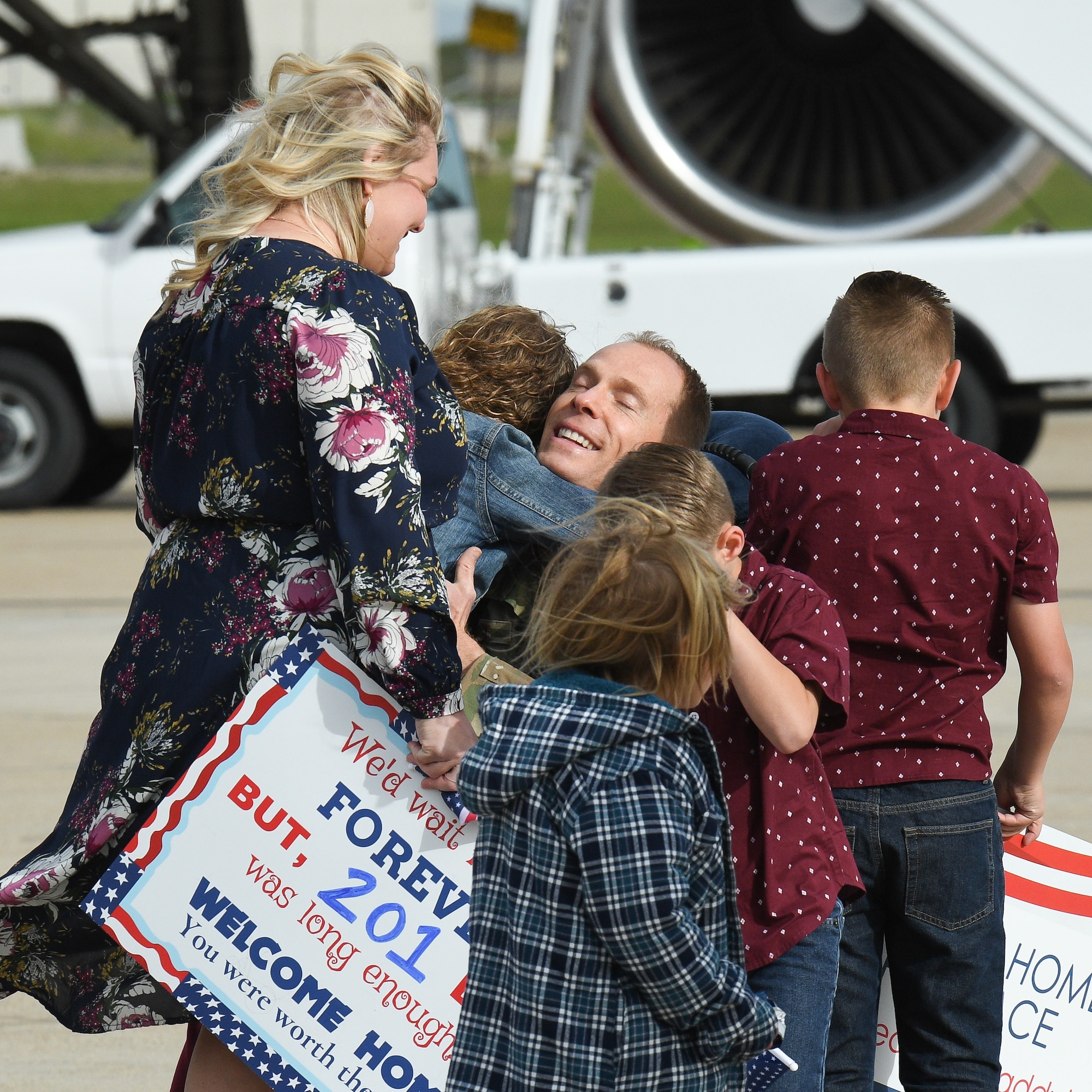 Airmen assigned to the 729th Air Control Squadron return home at Hill Air Force Base, Utah, April 29, 2019, after a 7-month Middle East deployment. While deployed, 729th ACS Airmen provided aircraft control and air surveillance across a 1.1 million square-miles of U.S. Air Force Central Command airspace. (U.S. Air Force photo by R. Nial Bradshaw)