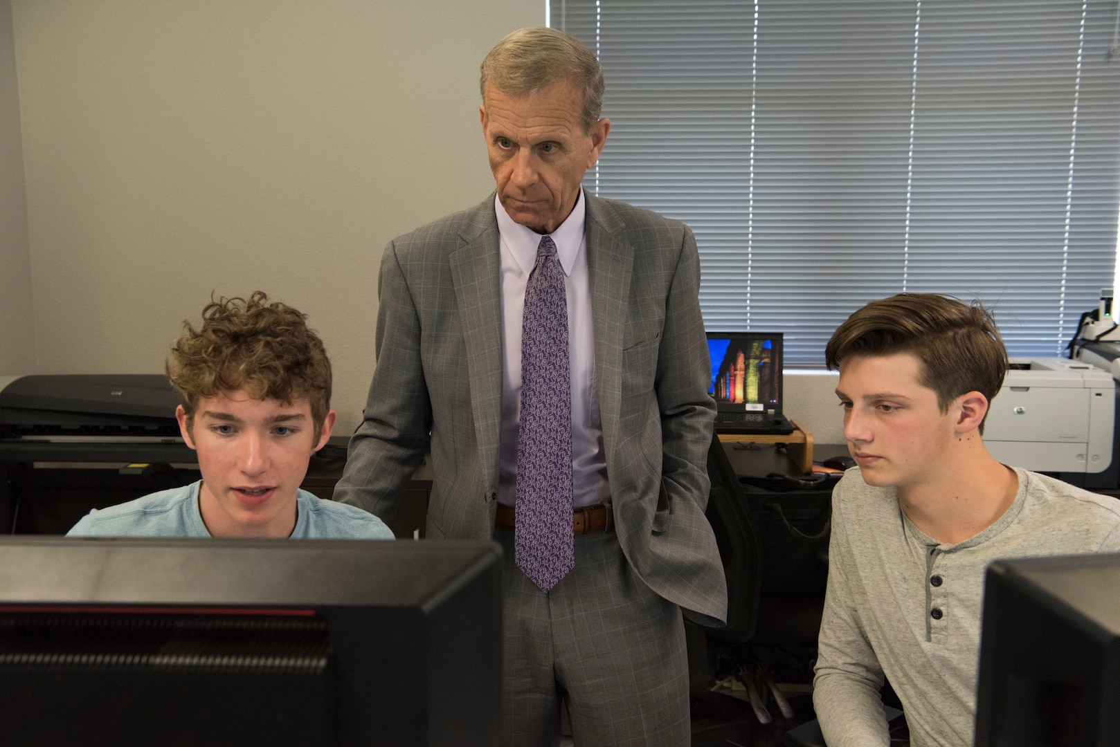 Frank Brogan, Department of Education assistant secretary for elementary and secondary education, speaks with members of Lackland Independent School District’s CyberPatriot team April 12, 2019, at Joint Base San Antonio-Lackland, Texas.