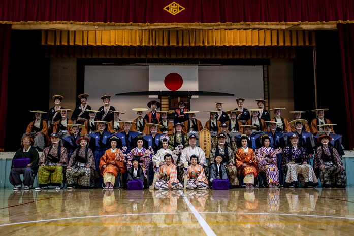 US Marines experience traditional Japanese culture