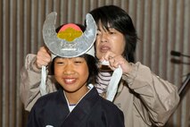 US Marines experience traditional Japanese culture