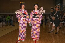 US Marines experience traditional Japanese culture