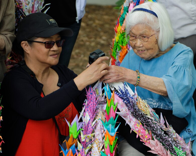 Americans learn Japanese history through Hiroshima Peace Park visit