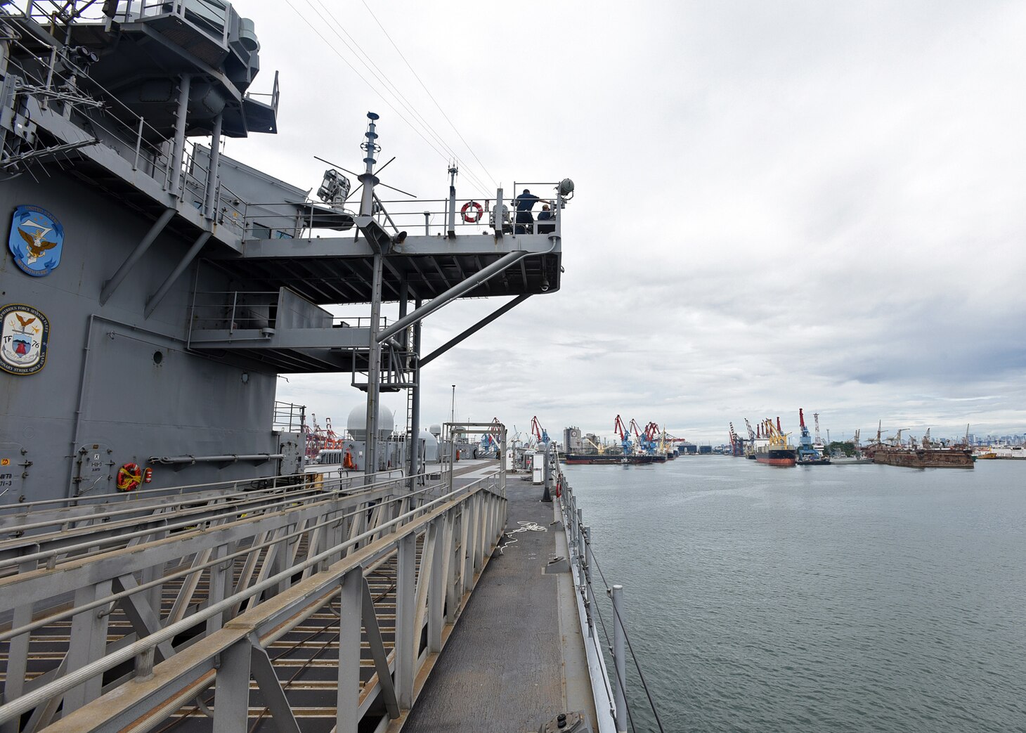 JAKARTA, Indonesia (May 1, 2019) - U.S. 7th Fleet flagship USS Blue Ridge (LCC 19) and embarked 7th Fleet staff arrive in Jakarta, Indonesia, for a port visit. During their visit they will engage in local culture, host military-to-military engagements, and build relationships through music and public service activities throughout Jakarta. Blue Ridge is the oldest operational ship in the Navy and, as 7th Fleet command ship, actively works to foster relationships with allies and partners in the Indo-Pacific Region.