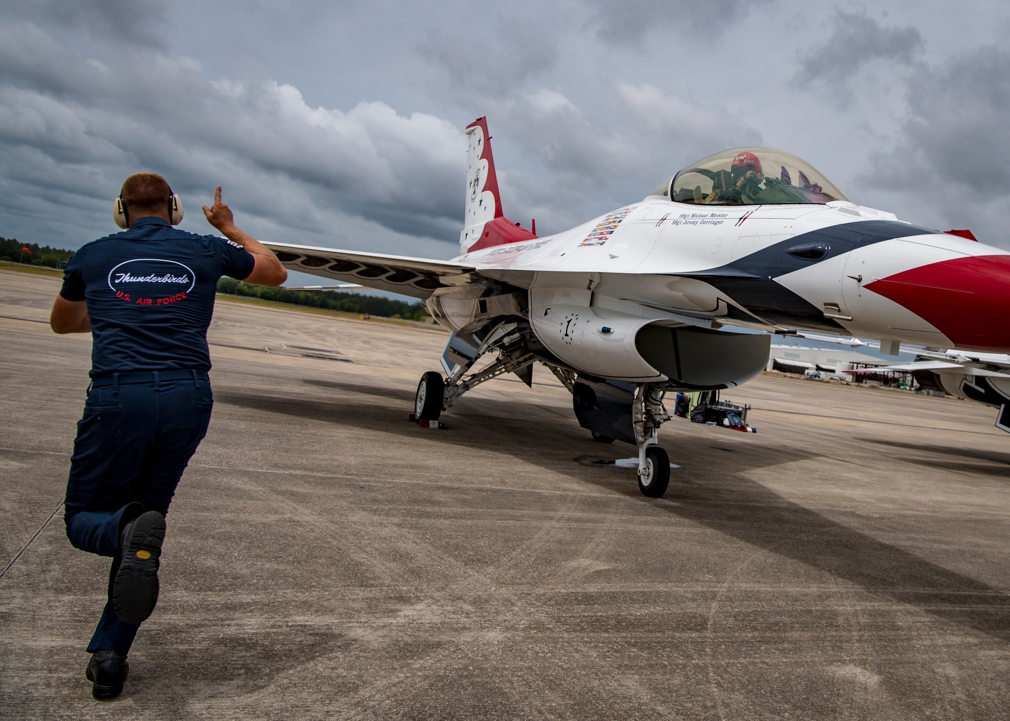 The United States Air Force Air Demonstration Squadron "Thunderbirds" will perform at the Grissom Air & Space Expo Sept. 7-8, 2019 at Grissom Air Reserve Base, Ind. Gates open at 8:30 a.m. and admission is free! (U.S. Air Force Photo/SSgt Cory W. Bush)