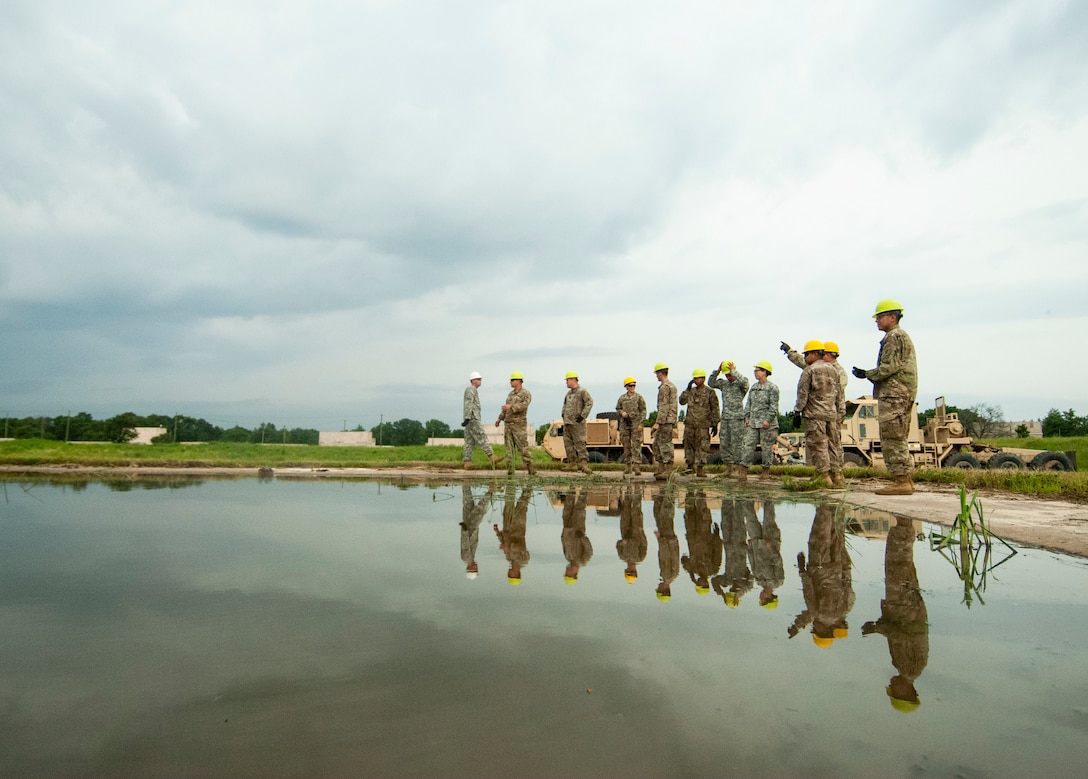 Soldiers dig deep for wheeled vehicle mechanic training