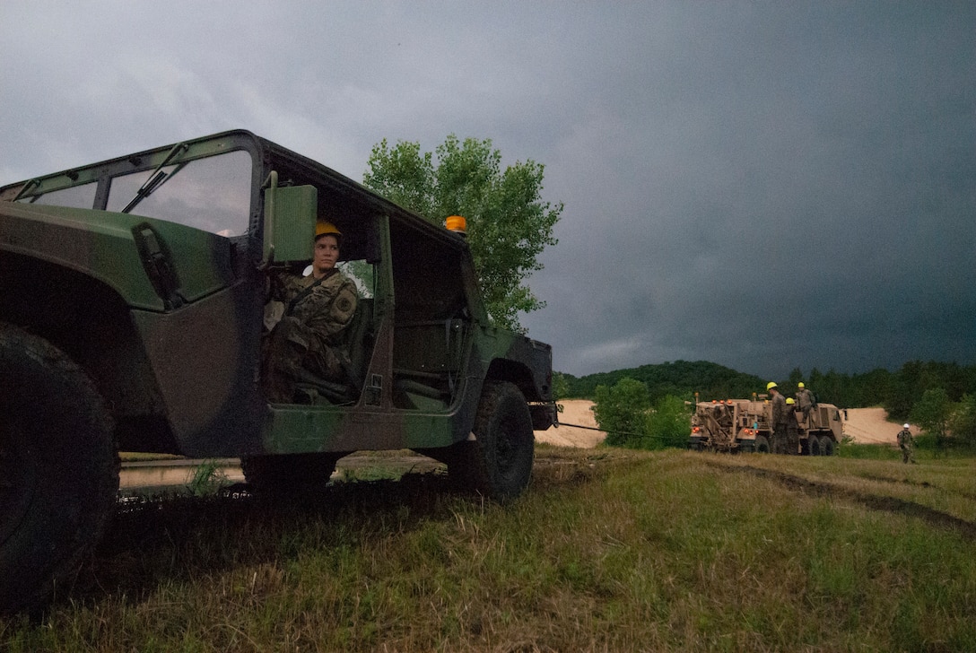 Soldiers dig deep for wheeled vehicle mechanic training