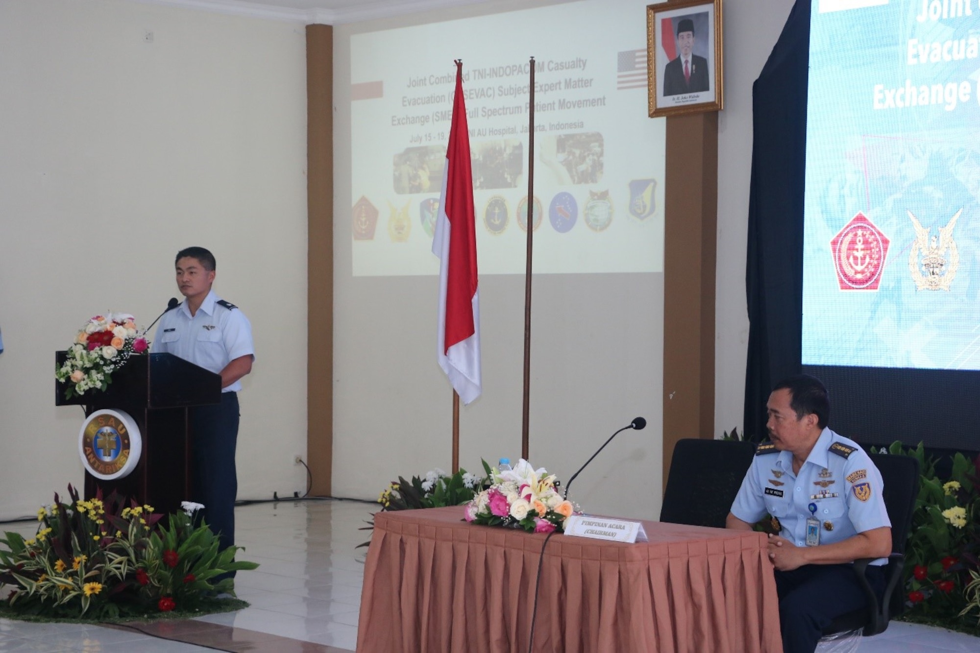 U.S. Air Force Dr. (Lt. Col.) William Chu, Pacific Air Forces surgeon general and international health specialist and Indonesian National Armed Forces (TNI) Maj. Gen. Ben Yua Rimba, TNI AU (Air Force) during the opening ceremony of the bilateral-joint TNI-Indo-Pacific Command Casualty Evacuation Subject Expert Matter Exchange on full spectrum patient movement. (Courtesy Photo)