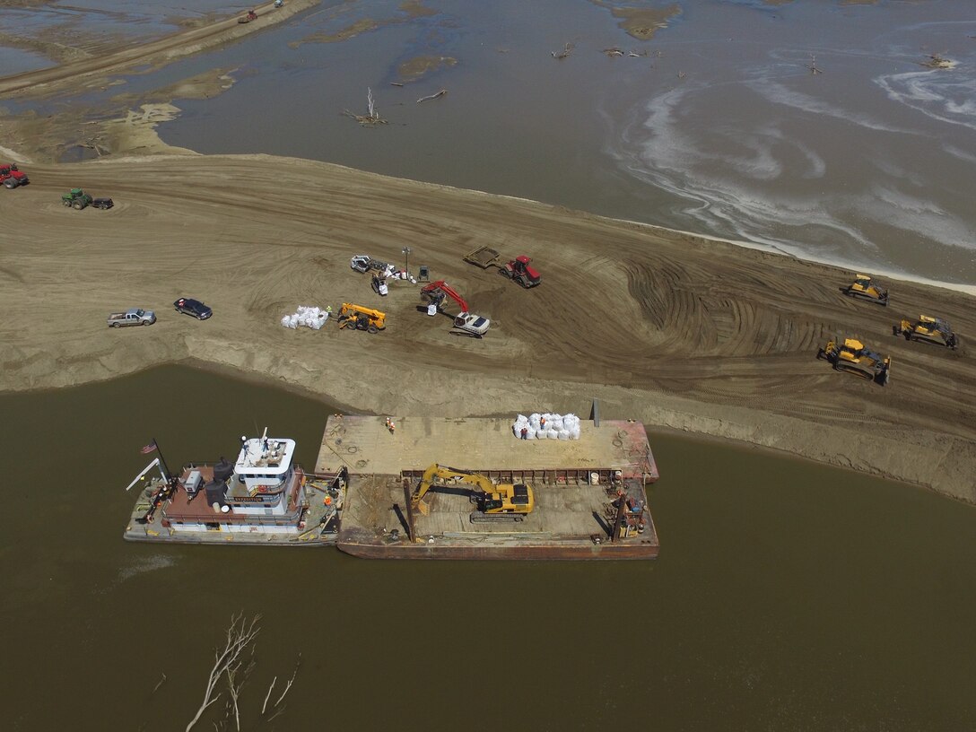 Aerial view showing progress of USACE contractors performing work on Levee L550 Aug. 3, 2019.