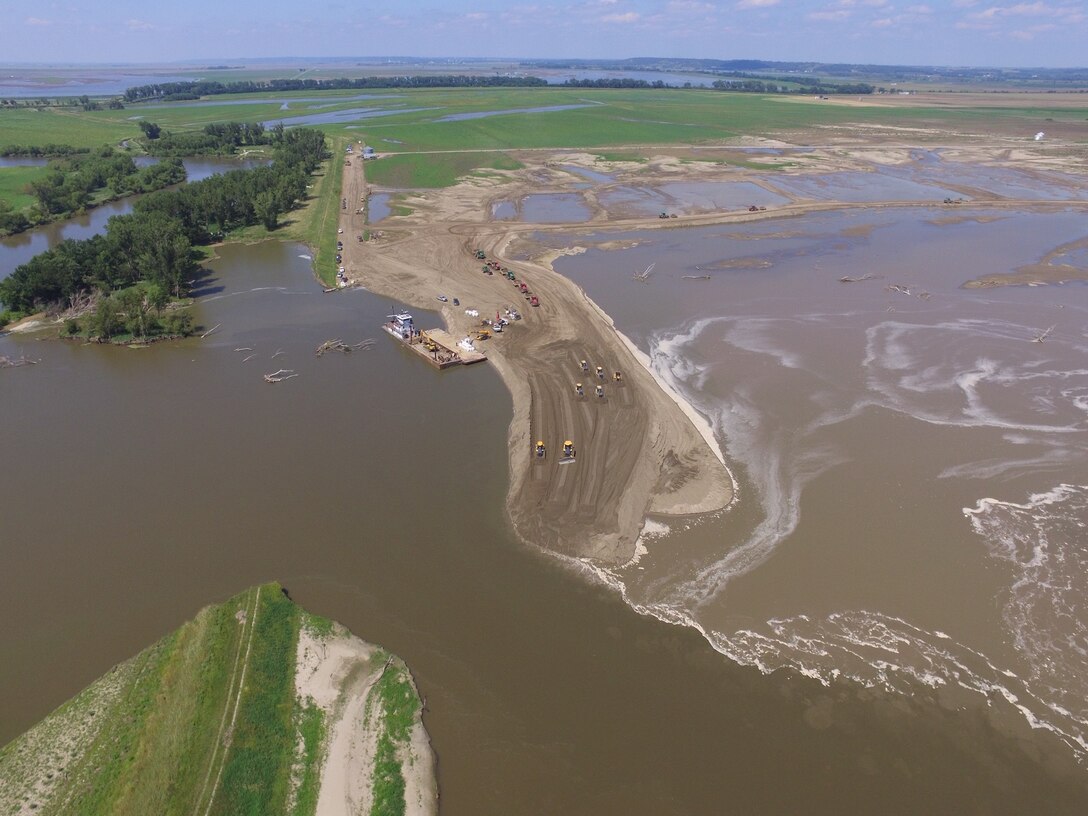 Aerial view showing progress of USACE contractors performing work on Levee L550 Aug. 3, 2019.