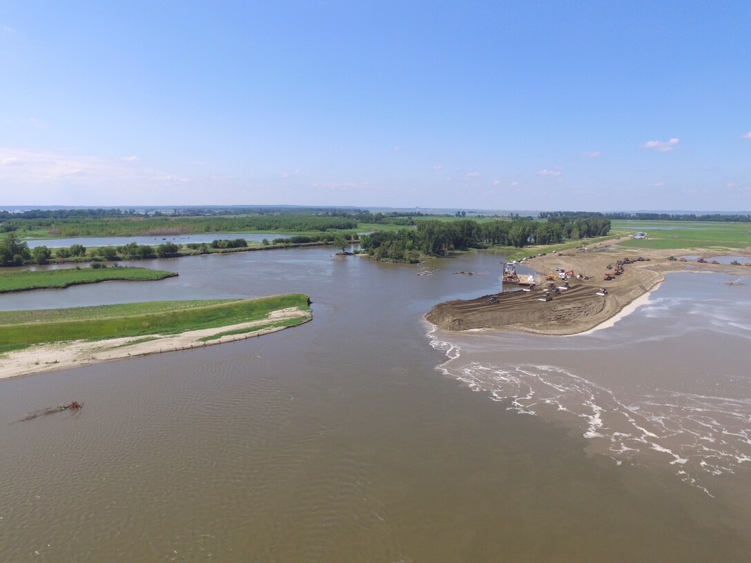 Aerial view showing progress of USACE contractors performing work on Levee L550 Aug. 3, 2019.