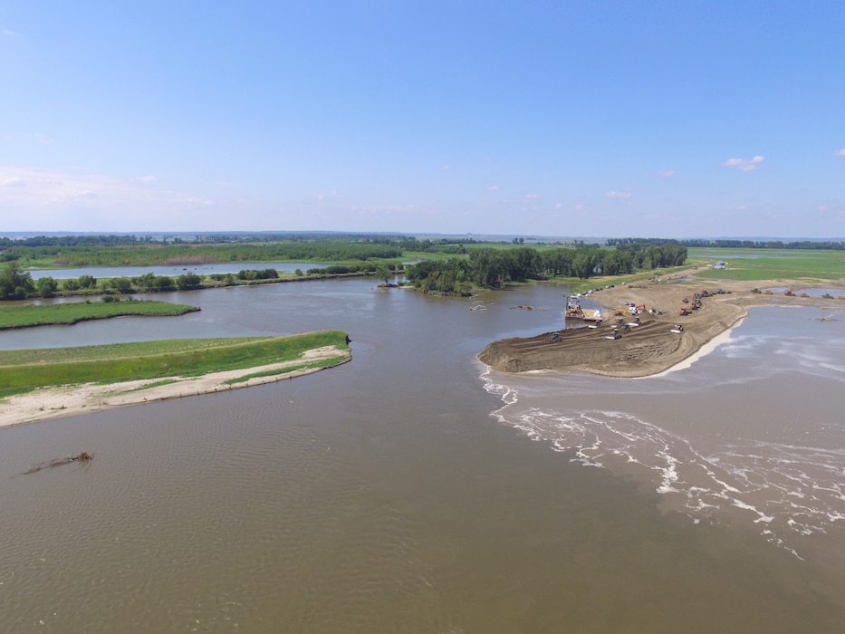 Aerial view showing progress of USACE contractors performing work on Levee L550 Aug. 3, 2019.