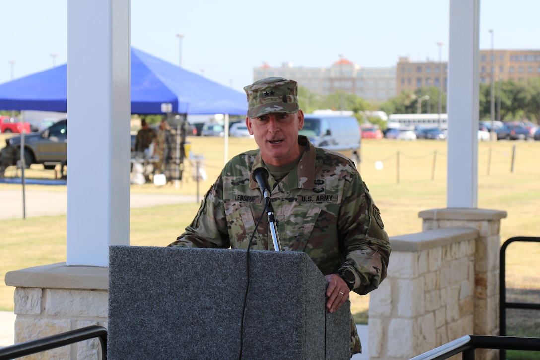 The 4th ESC bids farewell to a commanding general