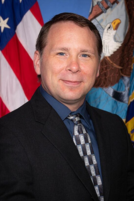 NUWC Division Newport engineer wins Etter Award as member of Submarine Mast Broadband Antenna Team