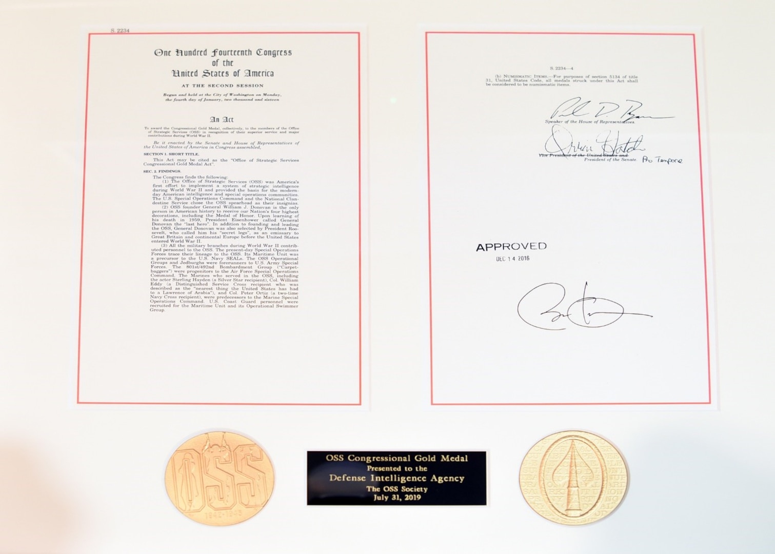 JOINT BASE ANACOSTIA-BOLLING, D.C. (July 31, 2019) The OSS Congressional Gold Medal presented to the Defense Intelligence Agency by the OSS Society. (DIA photo by David Richards/Released)