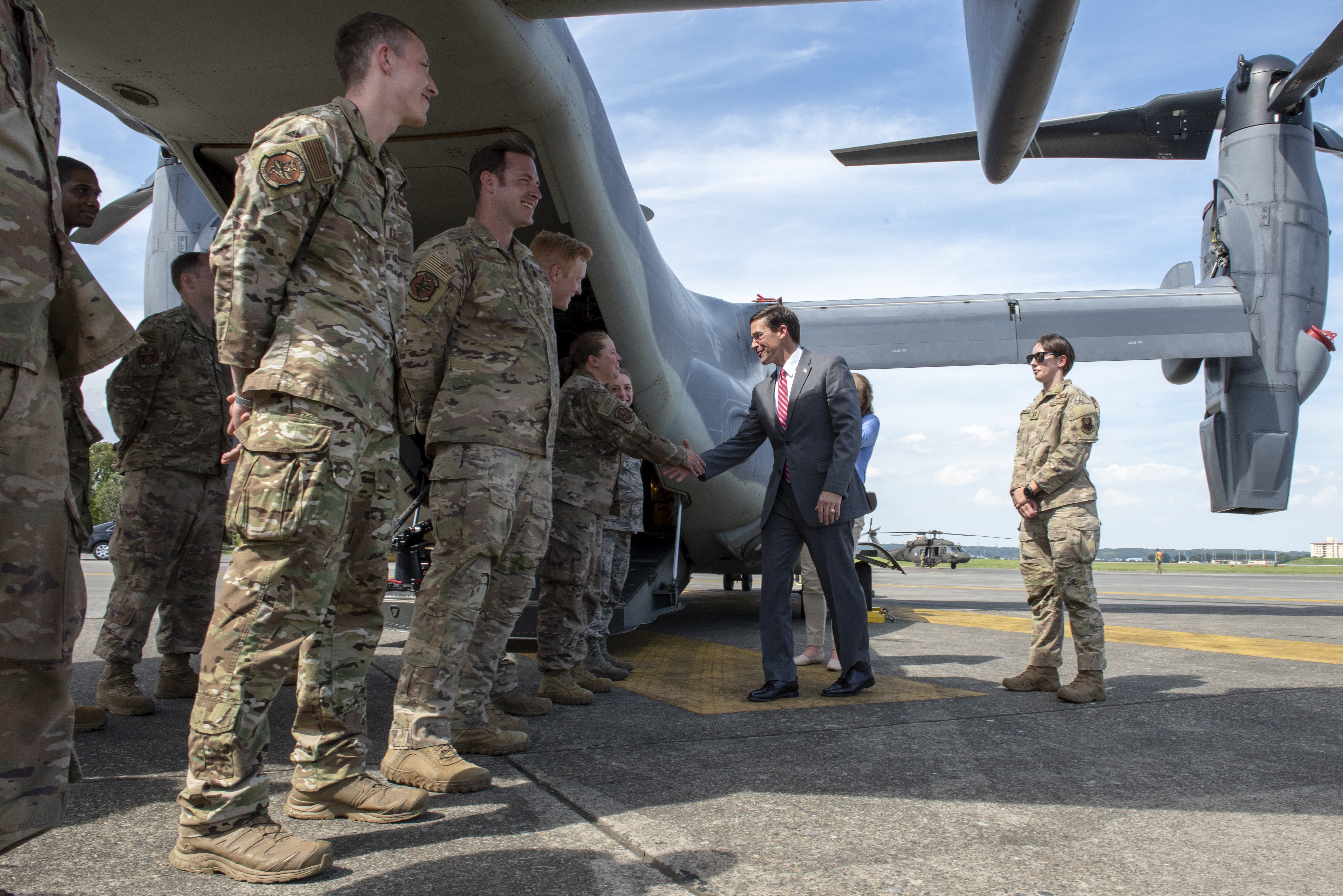 SECDEF Departs Yokota to Continue Pacific Tour > 353d