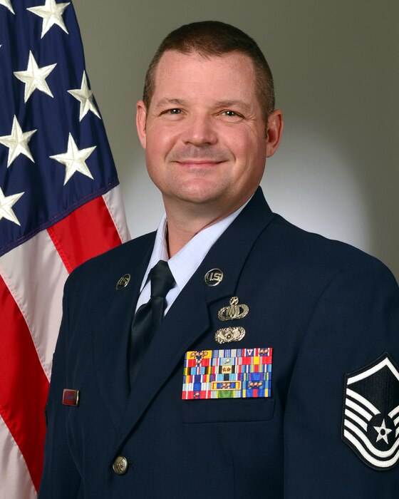 Official Photo of MSgt Daniel Bragdon