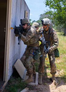 Military Police Soldiers’ Energy Remains High During Training