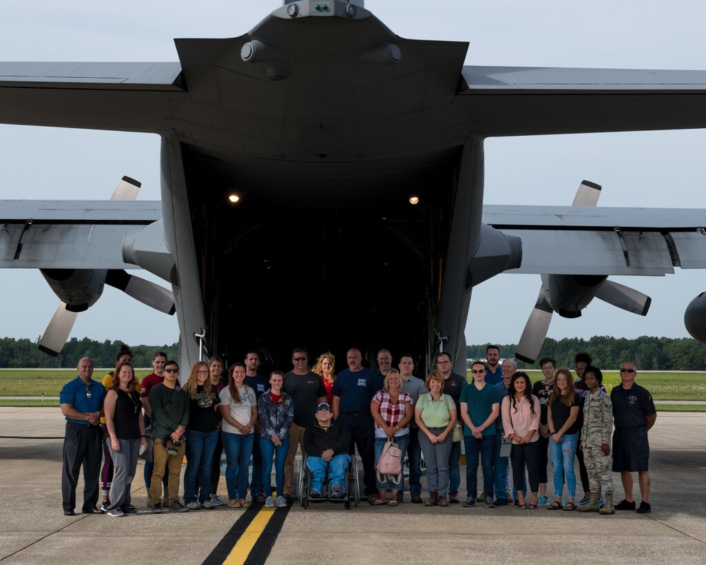 Youngstown Air Reserve Station provided a C-130H Hercules orientation flight for 27 team members of the 910th Airlift Wing and one 911th Airlift Wing member, Aug. 8, 2019. Orientation flights are routinely offered to Air Reserve Technicians and civilians who serve at YARS to provide them with a better understanding of the Wing’s flying capabilities.