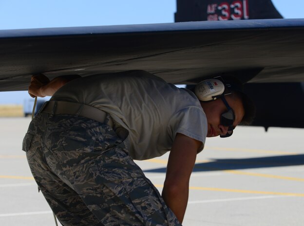 372nd TRS Det. 21: Training future U-2 crew chiefs
