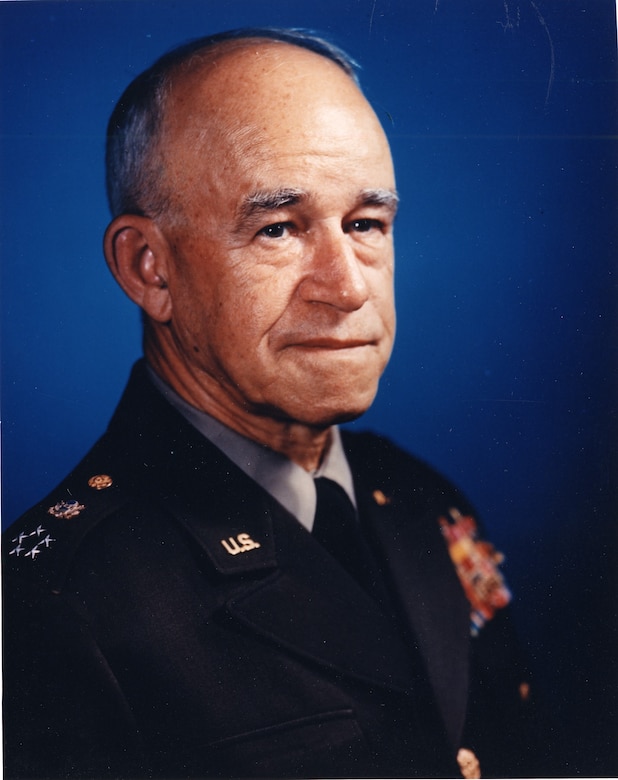 Head-and-shoulders portrait of five-star general.