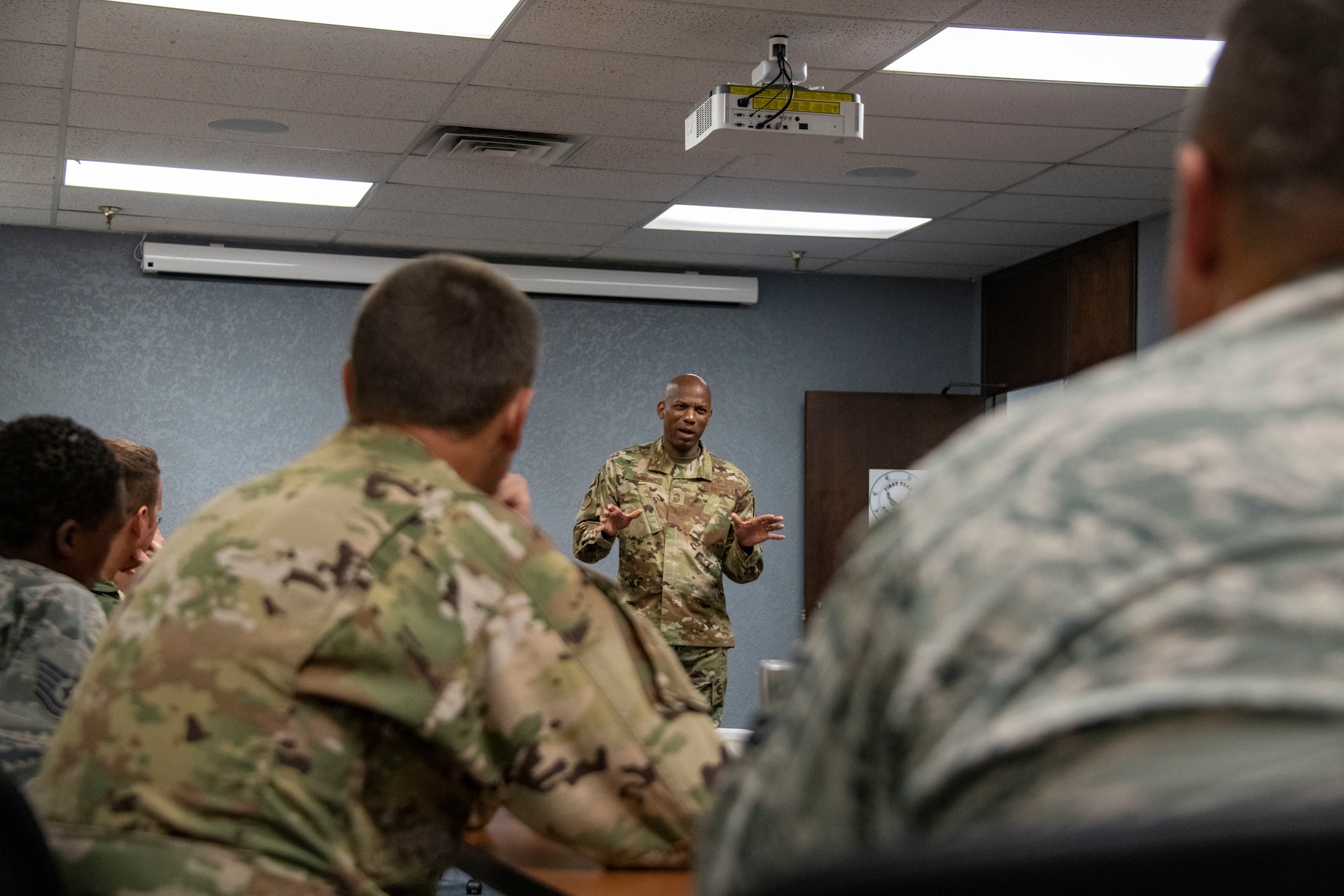 command chief talks to SNCOs