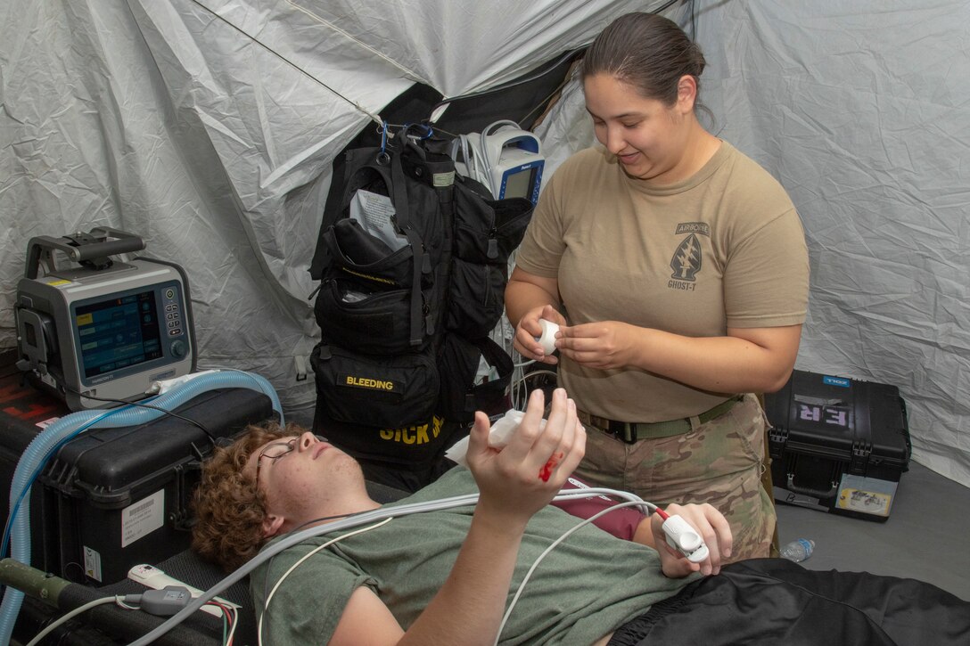 Army Reserve Firefighter and Medical Soldiers participate in CSTX-19-04