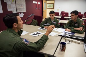 Chilean, US Air Forces share helicopter expertise