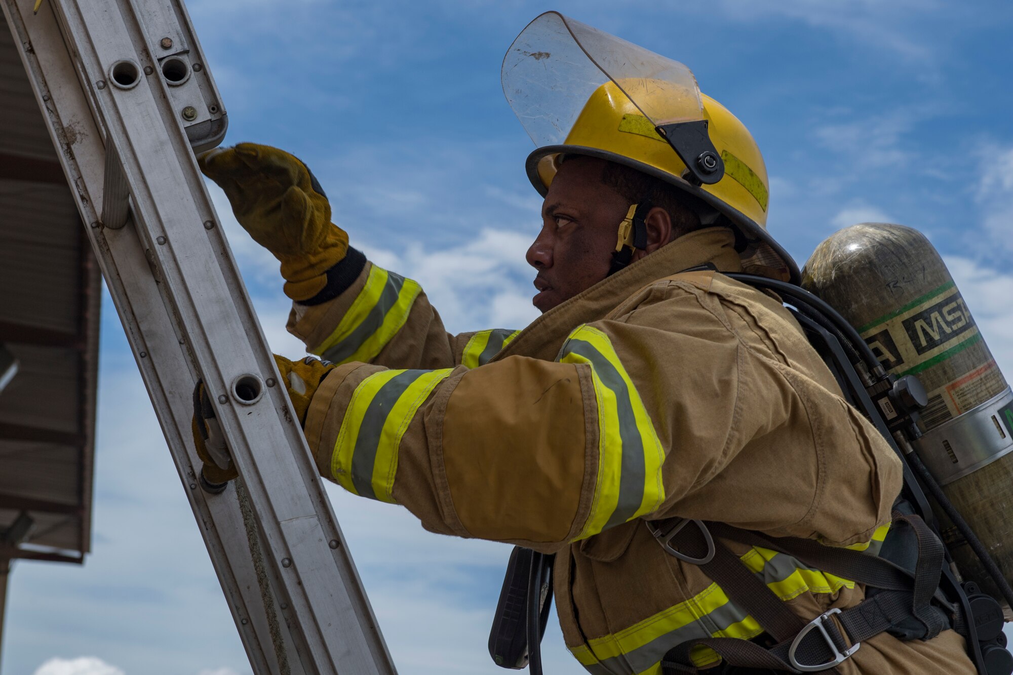 CENTRAL AMERICAN FIREFIGHTERS SHARING OPERATIONAL KNOWLEDGE WITH U.S. COUNTERPARTS