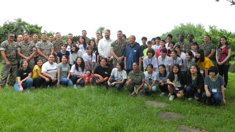海兵隊が高校生の夏季英語クラスをサポート 在日米海兵隊 News